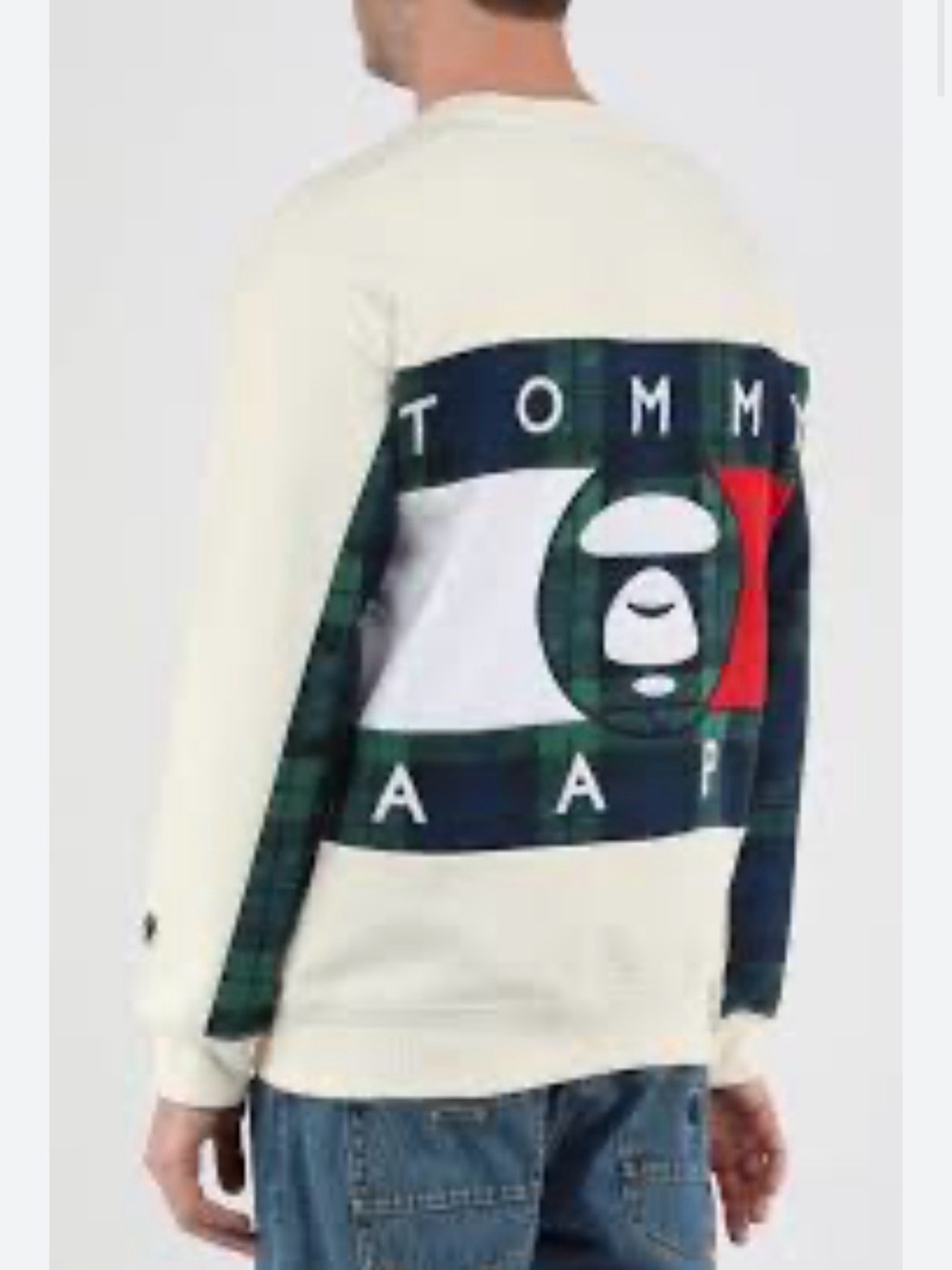 Vintage Tommy Hilfiger White Crewneck Sweatshirt with Navy Logo